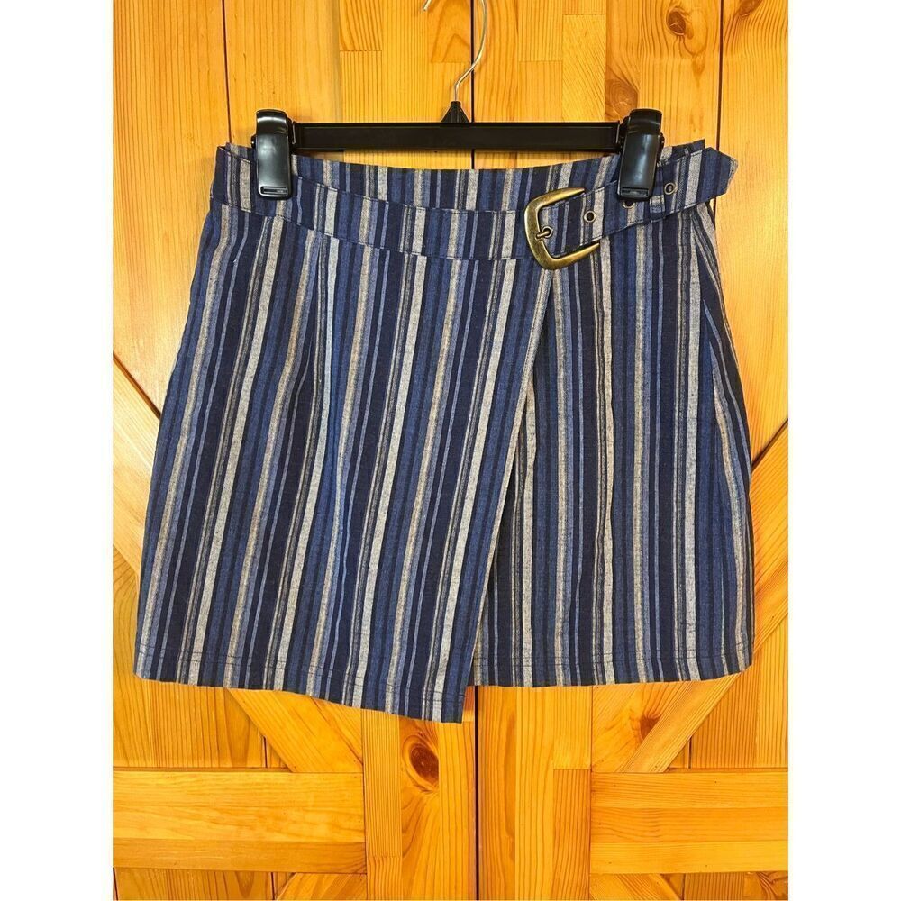 En Crème blue striped Wrap Around Mini Skirt size large (3609)